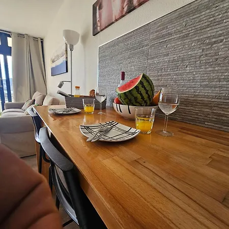 아파트 With Sea View Close To The